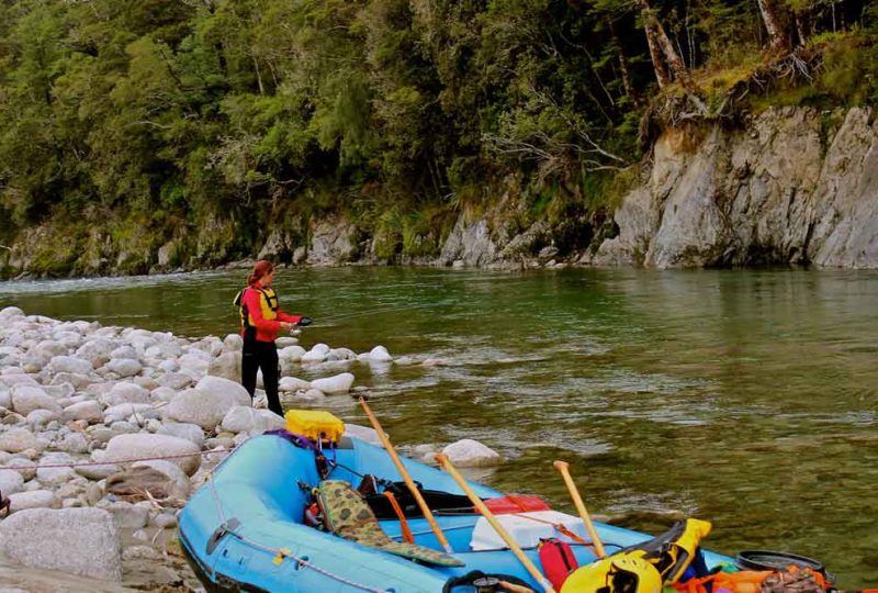 lady-raft-fishing lady-raft-fishing